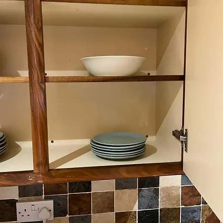 Stylish 3 Bedroom 5 Min & Free Parking * Galway
