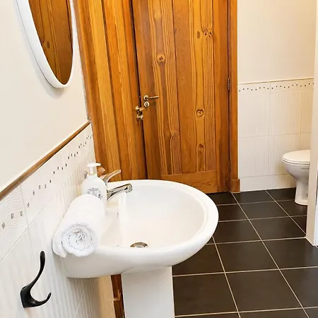 Lägenhet Stylish 3 Bedroom 5 Min & Free Parking *